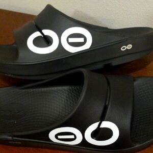 Oofos Oahh Black/White Slide Sandals Unisex Womens 12 Mens 10